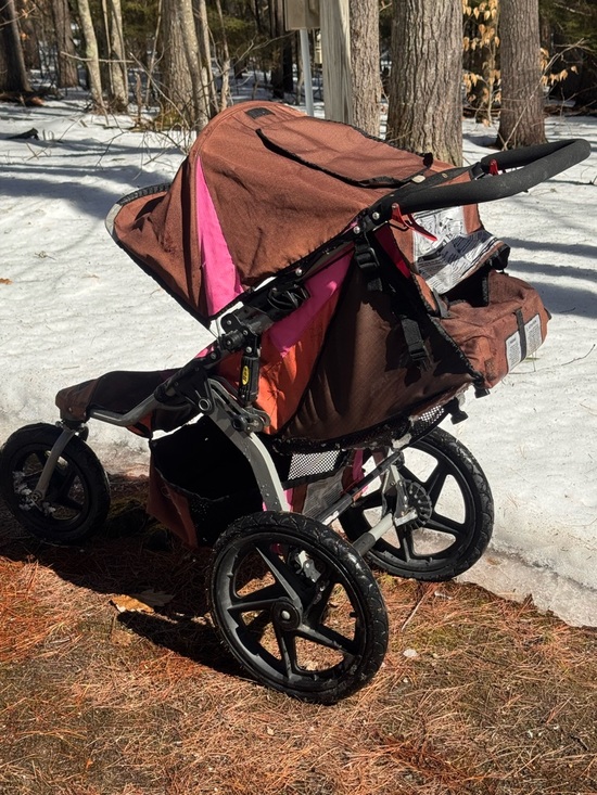 Bob Revolution Brown and Pink Jogging Stroller - Picture 2 of 9
